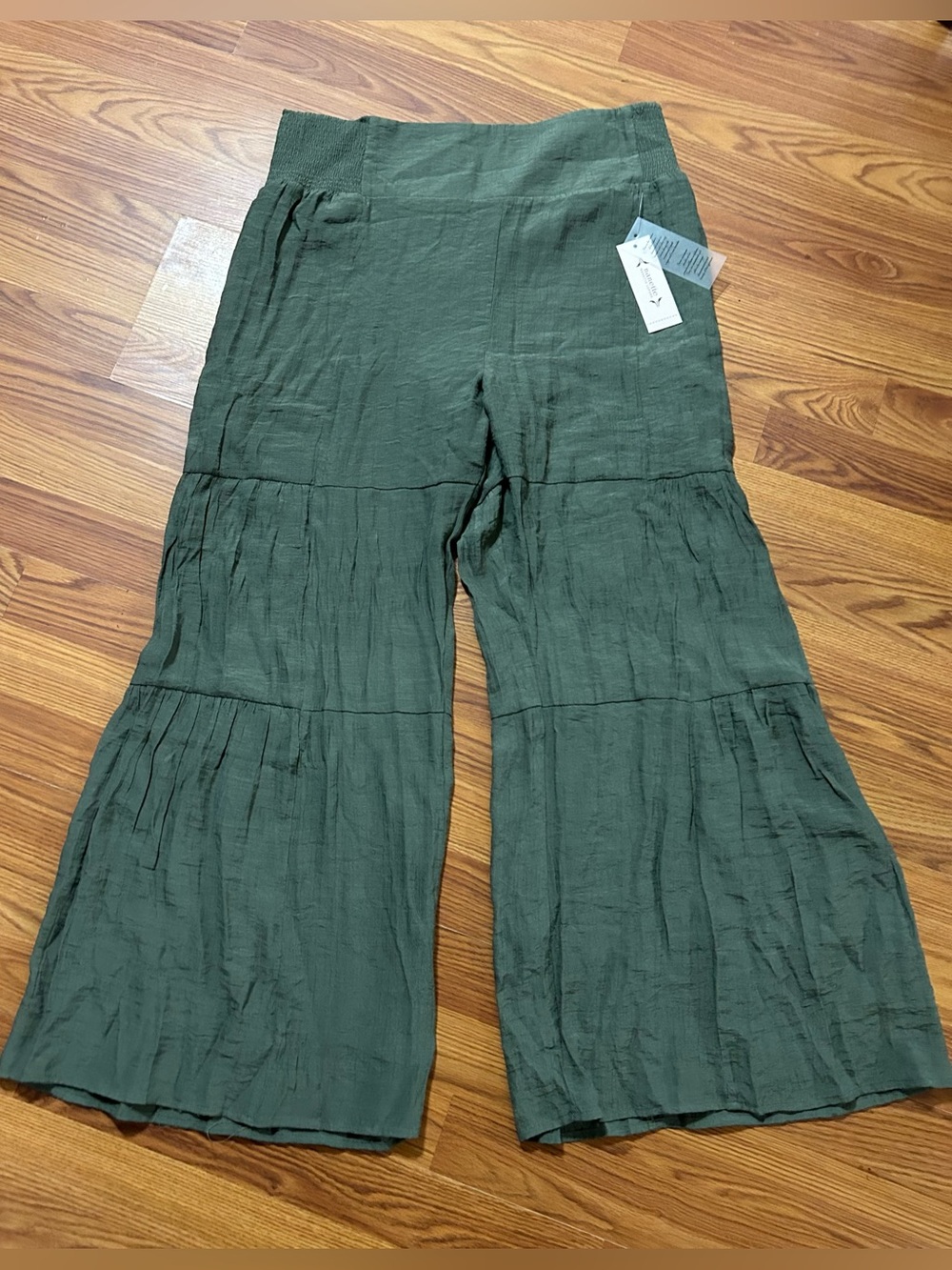 Nannette Olive Green Wide-Leg Tiered Pants NWT L